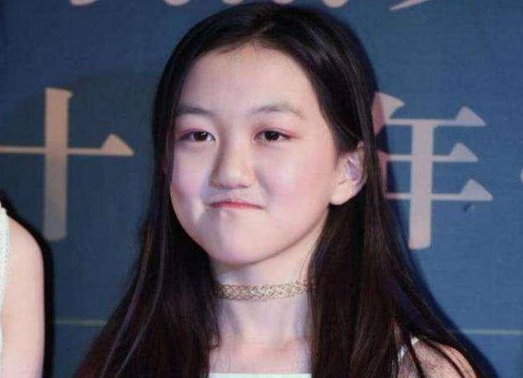 原创14岁李嫣和妈妈王菲越长越像摆脱兔唇标签网友颜值逆袭