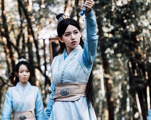 的,情节是非常的励志和热血的,在这部剧中程潇所饰演的角色叫做秦桑