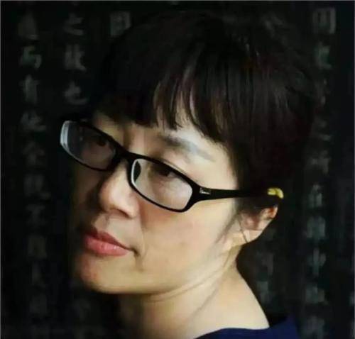 原创余秀华被90后小男友狂扇一百个耳光爱不爱吵一架就知道了