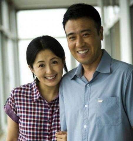 演员于和伟:靠姐姐哺乳长大,与妻子神仙爱情,今49岁