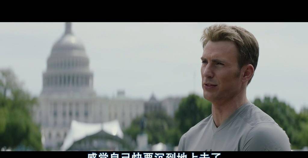 在《美国队长2》开头的时候,猎鹰和美队就有这样的对话,关于床(好羞耻