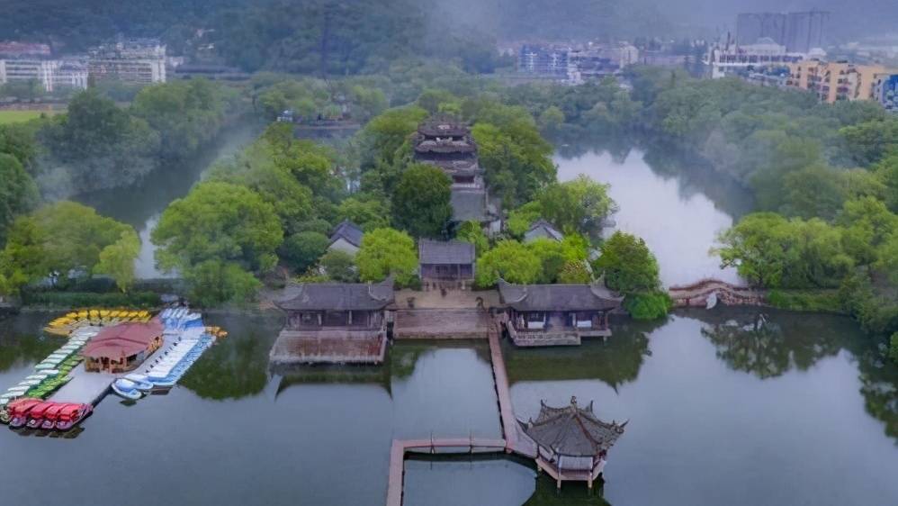 浙江省临海市的东湖景区,占地280亩景色优美,被誉为"小西湖"_朋友
