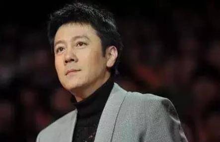 蔡国庆:22次登上舞台,两段感情后娶圈外妻子,如今