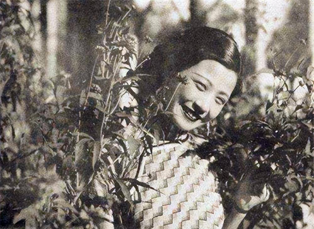 原创谈雪卿民国著名交际花挺孕肚公堂撕渣男付出美丽的代价