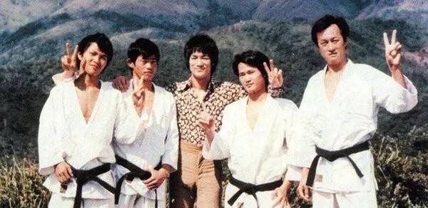 洪家班的成立,实际上脱胎于七小福师傅于占元的元家班.