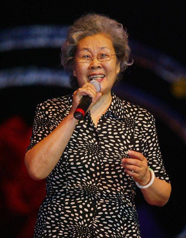 原创86岁歌唱家于淑珍和丈夫住养老院16年晚年生活过得如何