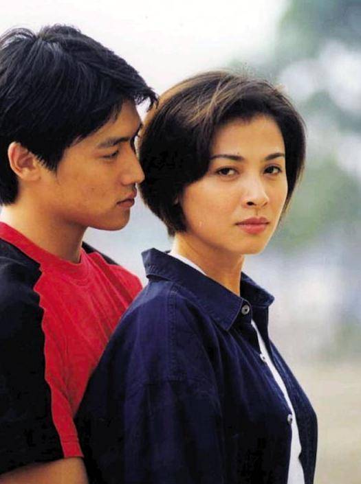 说到苏瑾,想想大家都不陌生,在1988年搭档陆毅,袁立主演的电视剧《永