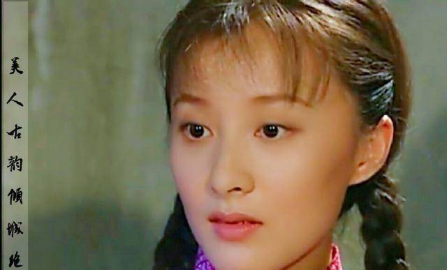 完全不输主角,例如饰演剧中疯疯癫癫女人李可云的演员徐露