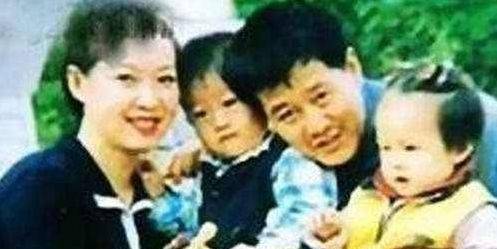 赵本山的两位女儿,同爹不同命,为何大女儿与小女儿,差距这么大_赵玉