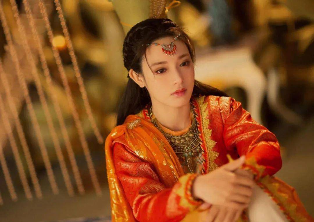 结果秃发傉檀不但没有生气,还秃发氏成了名副其实的公主这时,秃发利鹿