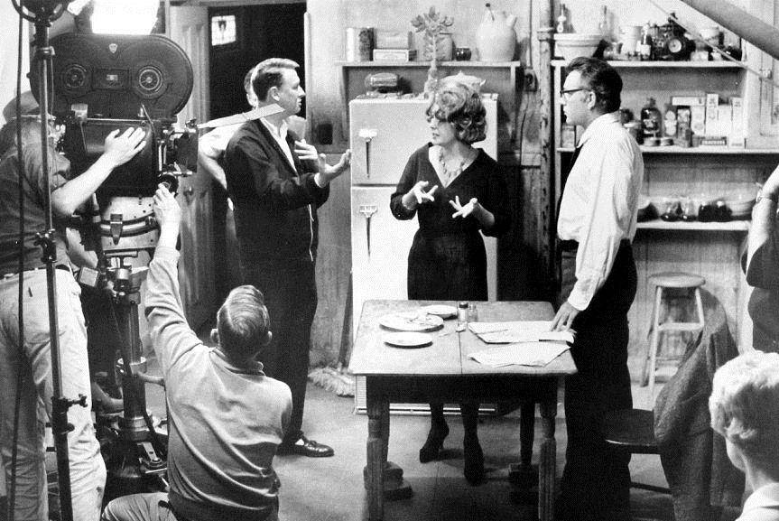 ����������������ɯ��·̩�վ����ھ����˵�ɷ������·���� ...