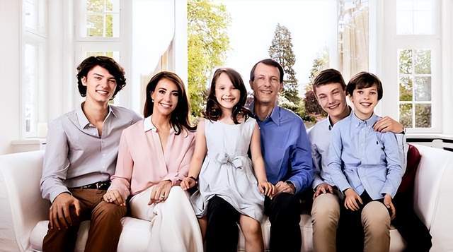 �������Ҹ��¼̳���ͷ�Σ��������ӽ�Ϊ���������������� ...