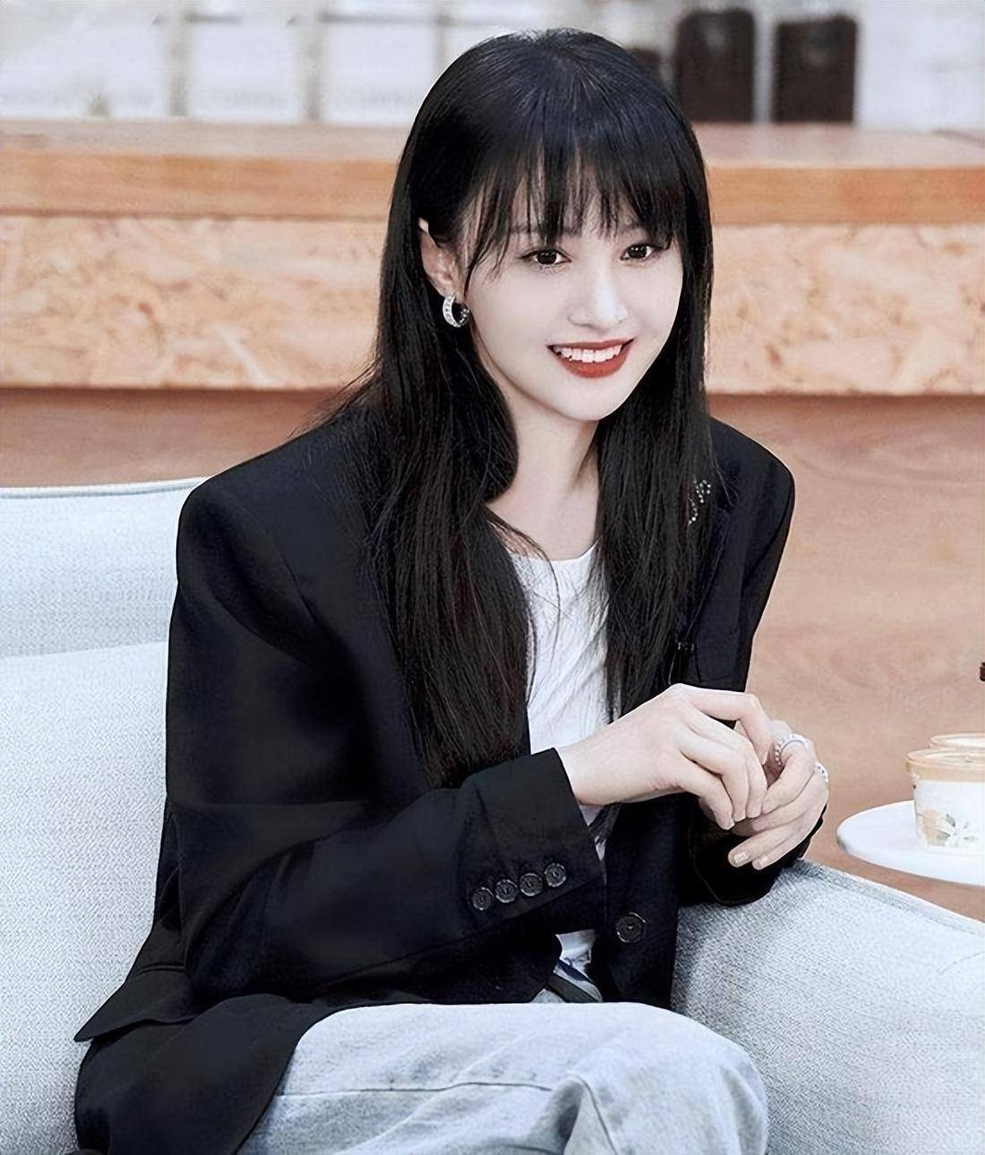 郑爽应该去做精神鉴定，但张恒也不是什么好人