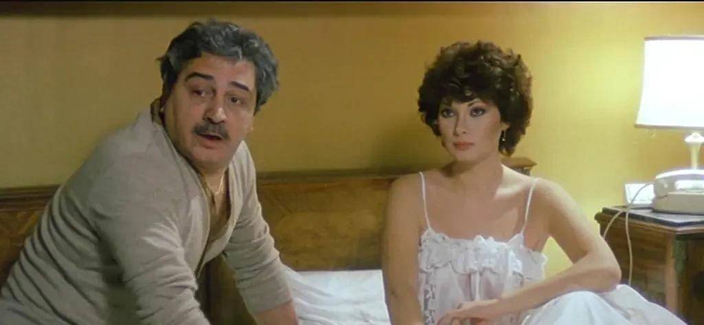 �����岿�����С�ڵ�Ӱ��Ů����ֵ���ߣ�����͵͵��