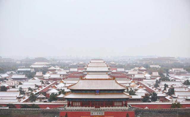 变天了！戈壁都下雪了，传闻如今流行去撒哈拉看雪！