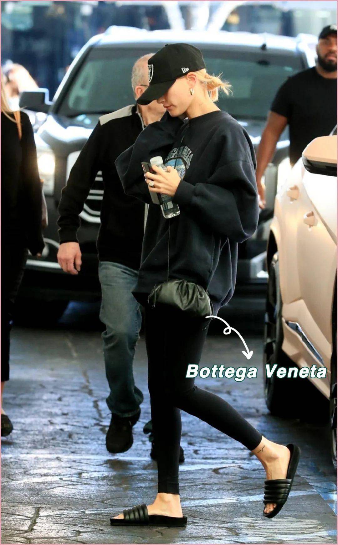 出街即炸街，Hailey Bieber 的大佬式私服