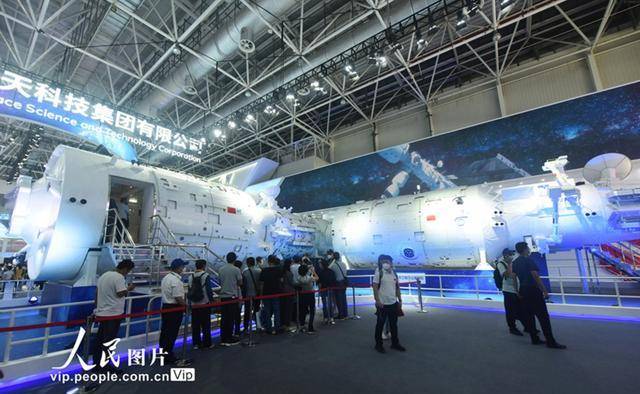 中国空间站组合体展现舱表态十四届中国航展