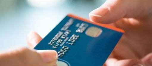 信用卡使用人数越来越多，银行监管力度加强，应注意什么问题