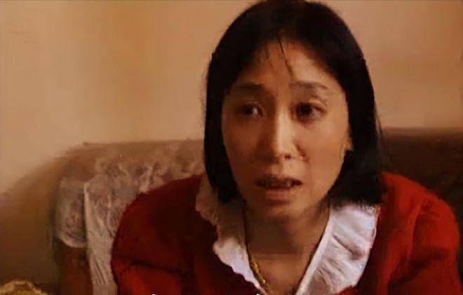 可看到陈建军如此堕落之后，妻子几度萌生了想要离婚的冲动，这只因陈建
