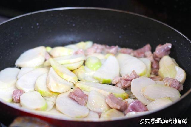 立秋后，吃大鱼大肉不如吃它，10元3斤，能当粮食也能当蔬菜