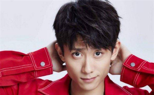 把面包吃出高度的4位明星黄渤是真饿最霸气不开云 开云体育APP是王思聪！