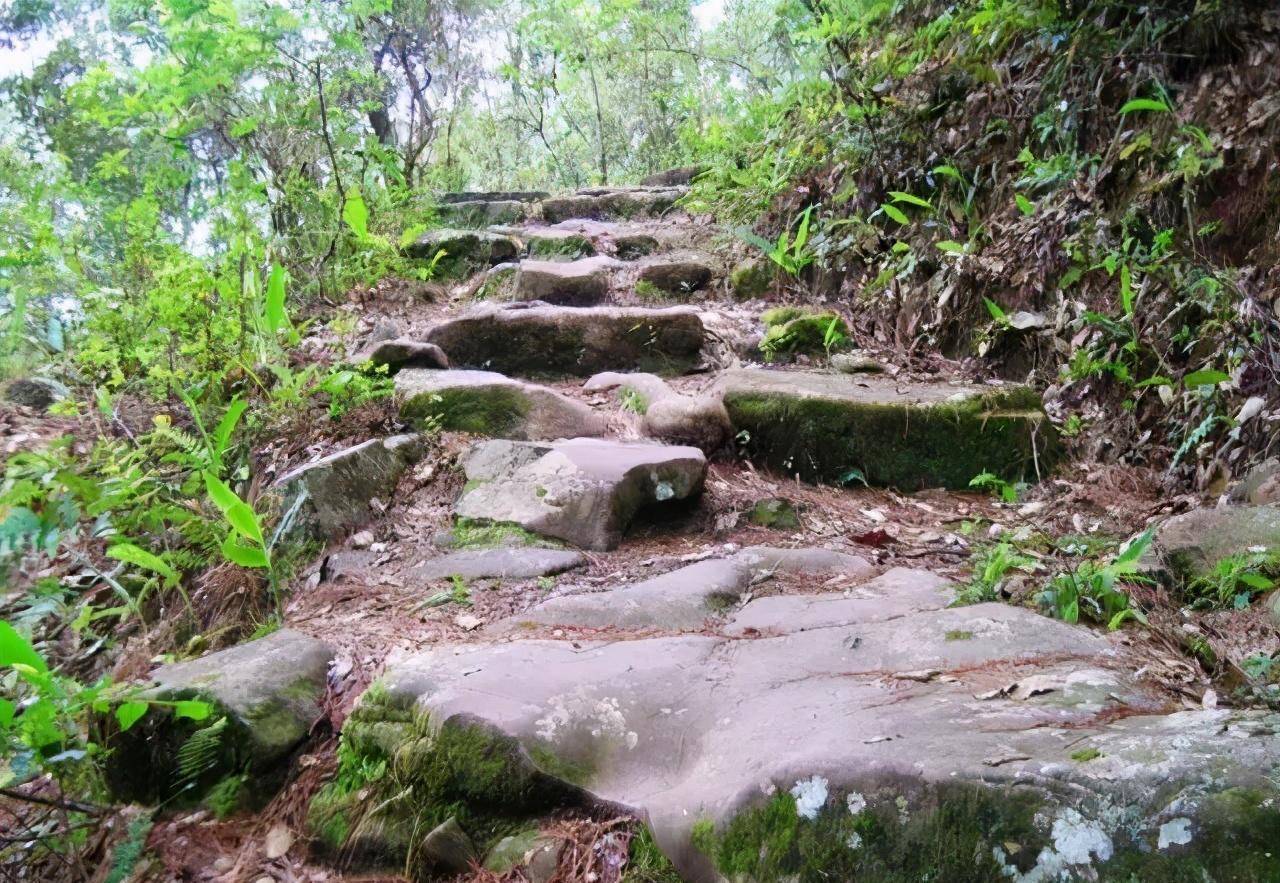 回中古道-关山寻踪‖相约五一小长假一路去徒步露营​