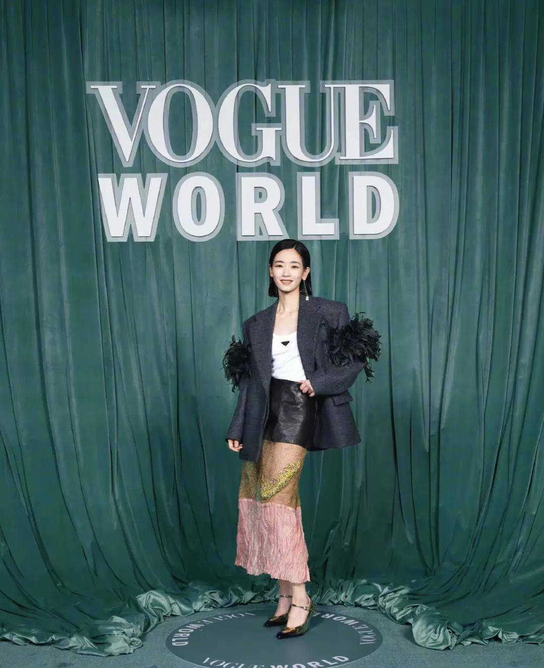 Prada���Ķ��Ʒ���������Ƭ����ɫ������