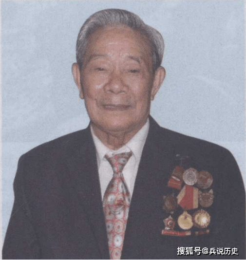 1962年对印还击，新兵一刀捅入印军胸膛，不意对方死活不松手！