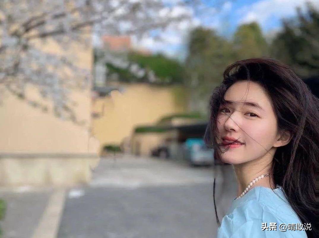 原创赵露思的胸，到底招惹谁了？