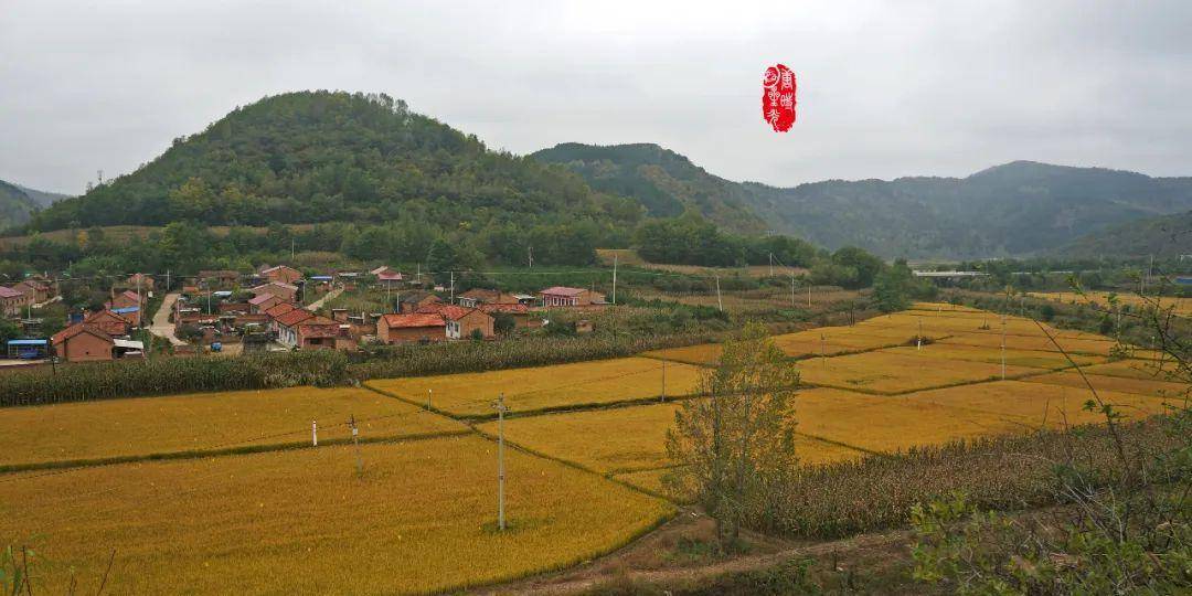 当飞天不再停留于暗淡的壁画 变成实人般大小翱翔于山野石窟…