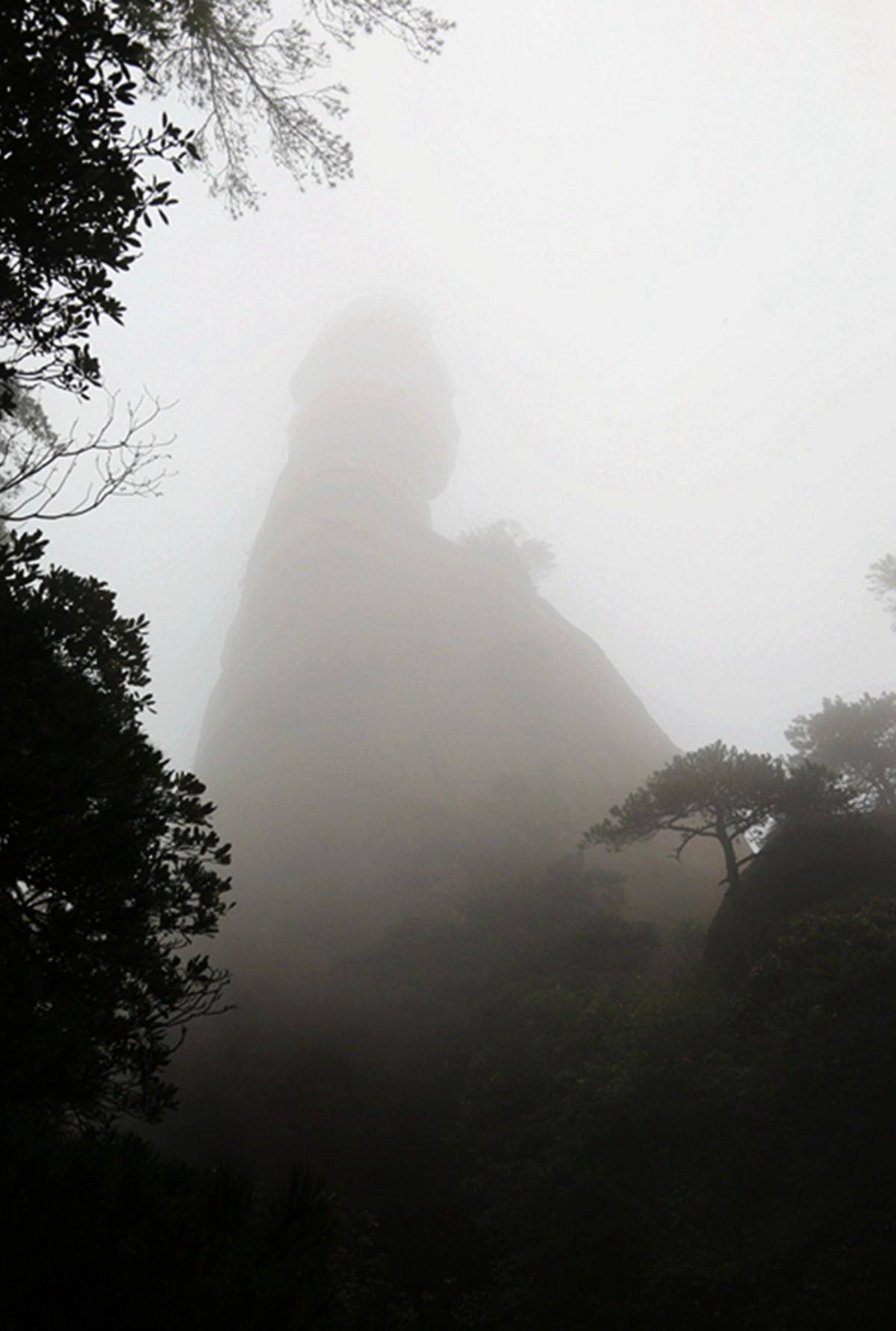 三清山：奇峰怪石、古树名花、流泉飞瀑、云海雾涛