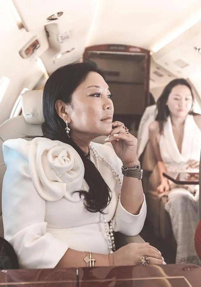 �ӡ�ϴ���á�������ƷŮ��������ӵ˽�˷ɻ���10���ڣ���ƾ ...