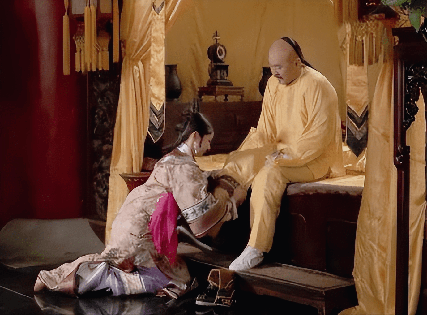 皇帝的一天怎么过的？乾隆3点起床，7点宠幸妃子，结束枯燥的一天