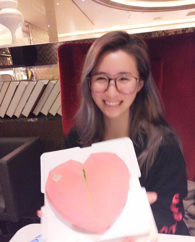 她是跳水界公认的美女却因谈恋爱而被开除如今成瑜伽教练！米乐M6 M6米乐(图1)