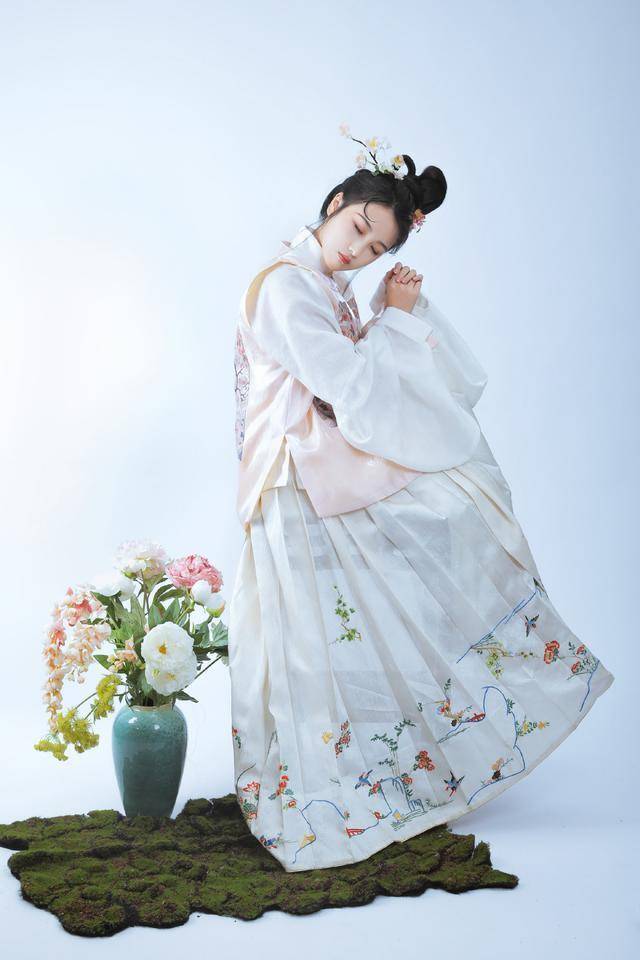 ������ȹ�����ж�ʱ�У������ڵ����������ɵ�������ݳ�Ʒ ...