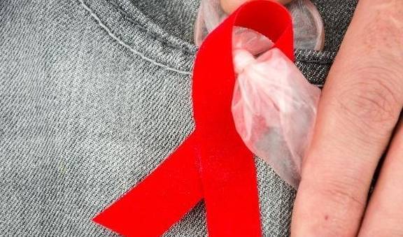 世界艾滋病日让我们共筑爱的桥梁