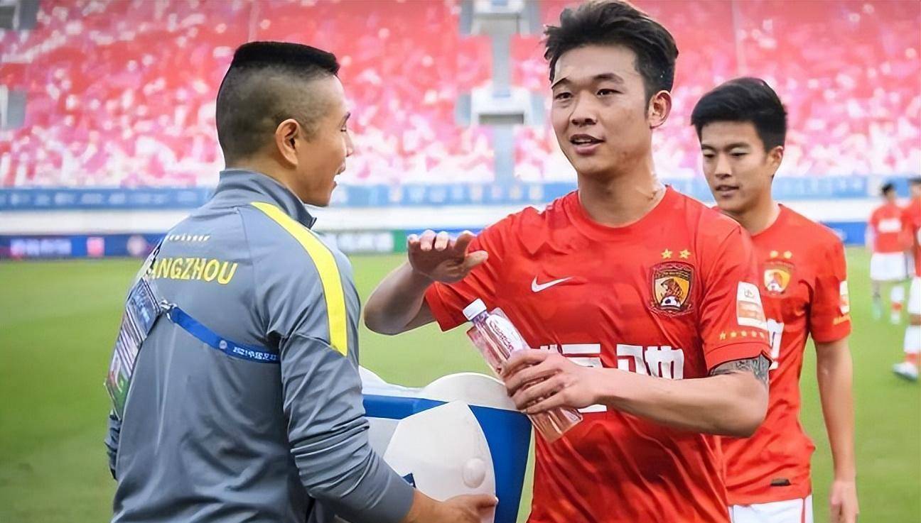 �������г��ھ��ӷ�����ŷ����Ӵ��ͬ��������һ�Ȼ켣 ...