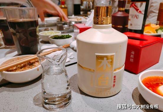 买酒时，不是越贵就越好，服膺4句“顺口溜”，轻松挑到优良酒