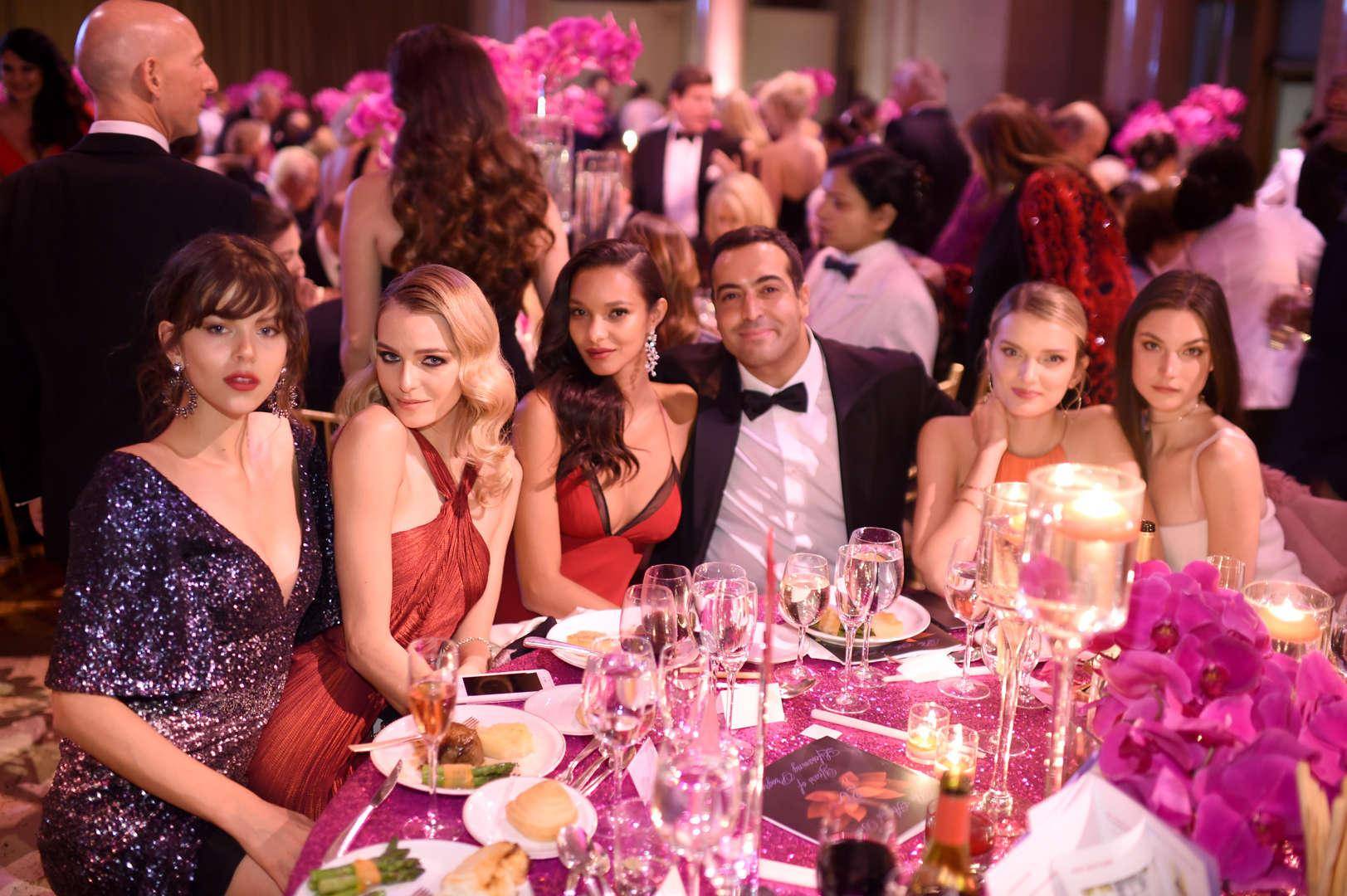 ���й����˵Ķ���˹������Ů��ô�࣬������Ե��ȴ���� ...