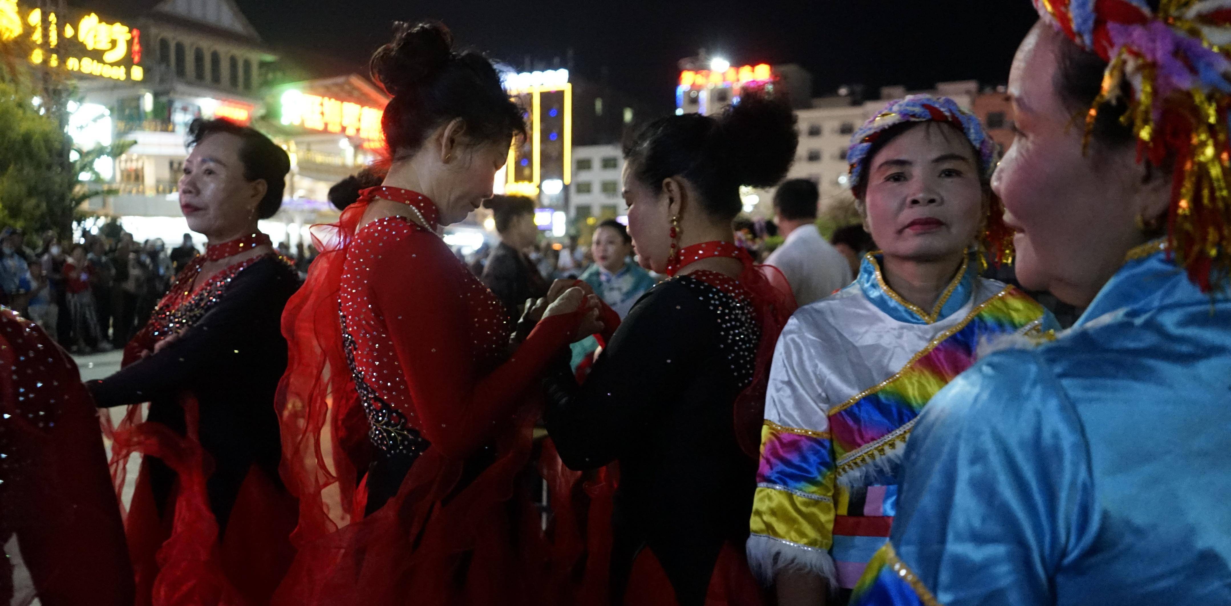 构图海南《照片中的哪一位才是配角》