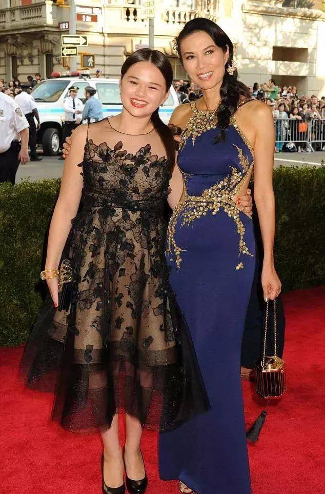 ���ĵ�18���ѪŮ�����úÿ��ţ�Ĩ��ȹ�����壬�Ŵ������ ...