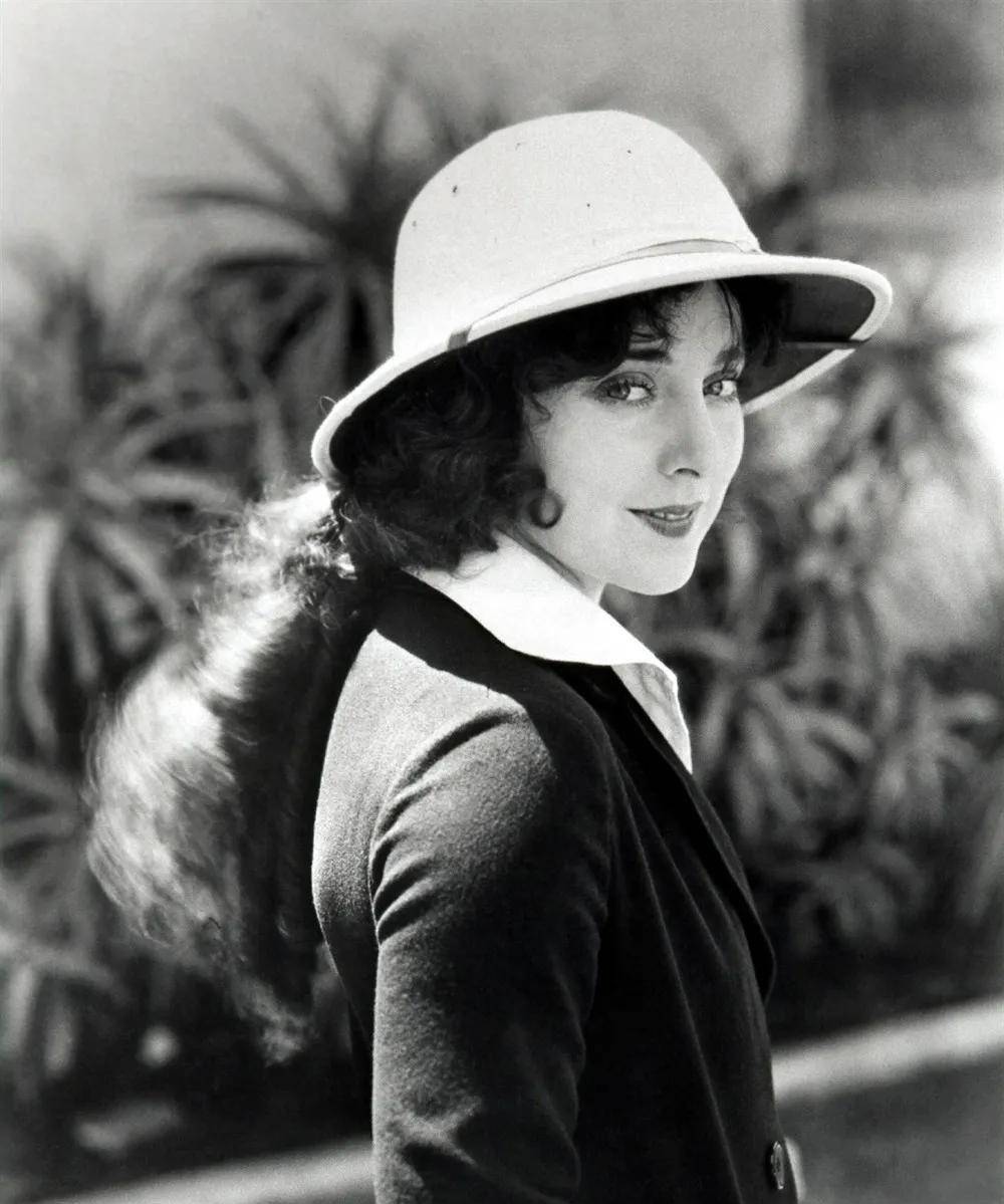 ��˹��ʷ�ϵ�һ�����ӰƬ����һ�񽱵�ĬƬ����������