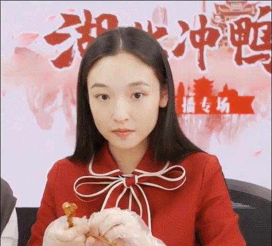 吴倩无名指戴钻戒引成婚猜忌，本尊回应：戒指无特殊含义