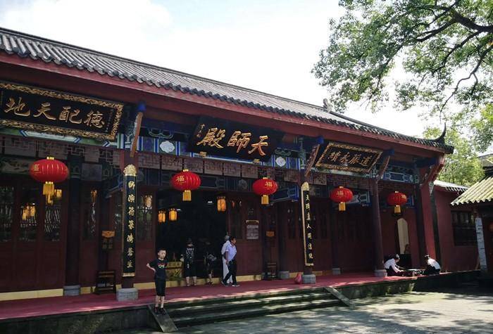 原创
            中国第二大家族，与孔子家族并列近2000年，至今仍然受世人供奉