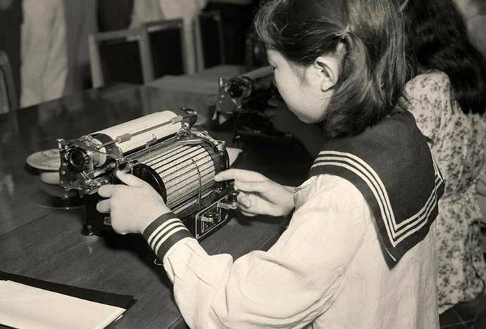 ��ʷ���������ļ���˲�䣬��С���ĺձ���ԭ�ӵ��ڲ�ԭ���� ...