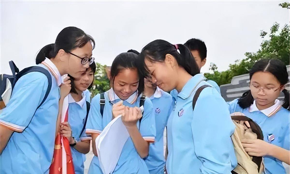 高考的素质，一是通过才能甄选学神，二是以纯熟度通俗学生分层