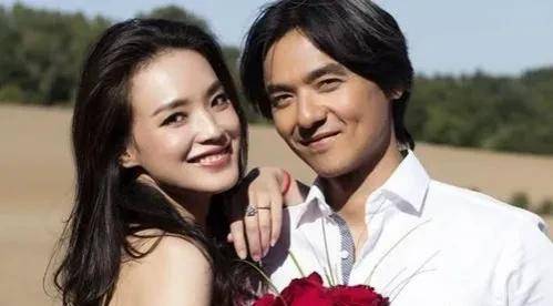 这一次文娱圈顶级大瓜正在“梁朝伟正在表偷吃有私生子”上宣布及最料想不到的一对正式官宣分手！今晚的瓜全盘文娱圈比不了，22位明星的瓜涉及到黄磊王一博罗云熙郭碧婷龚俊等艺人
