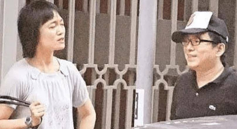 原创​54岁歌手吕方近照，曾与歌神张学友齐名现发福胖到“认不出”
