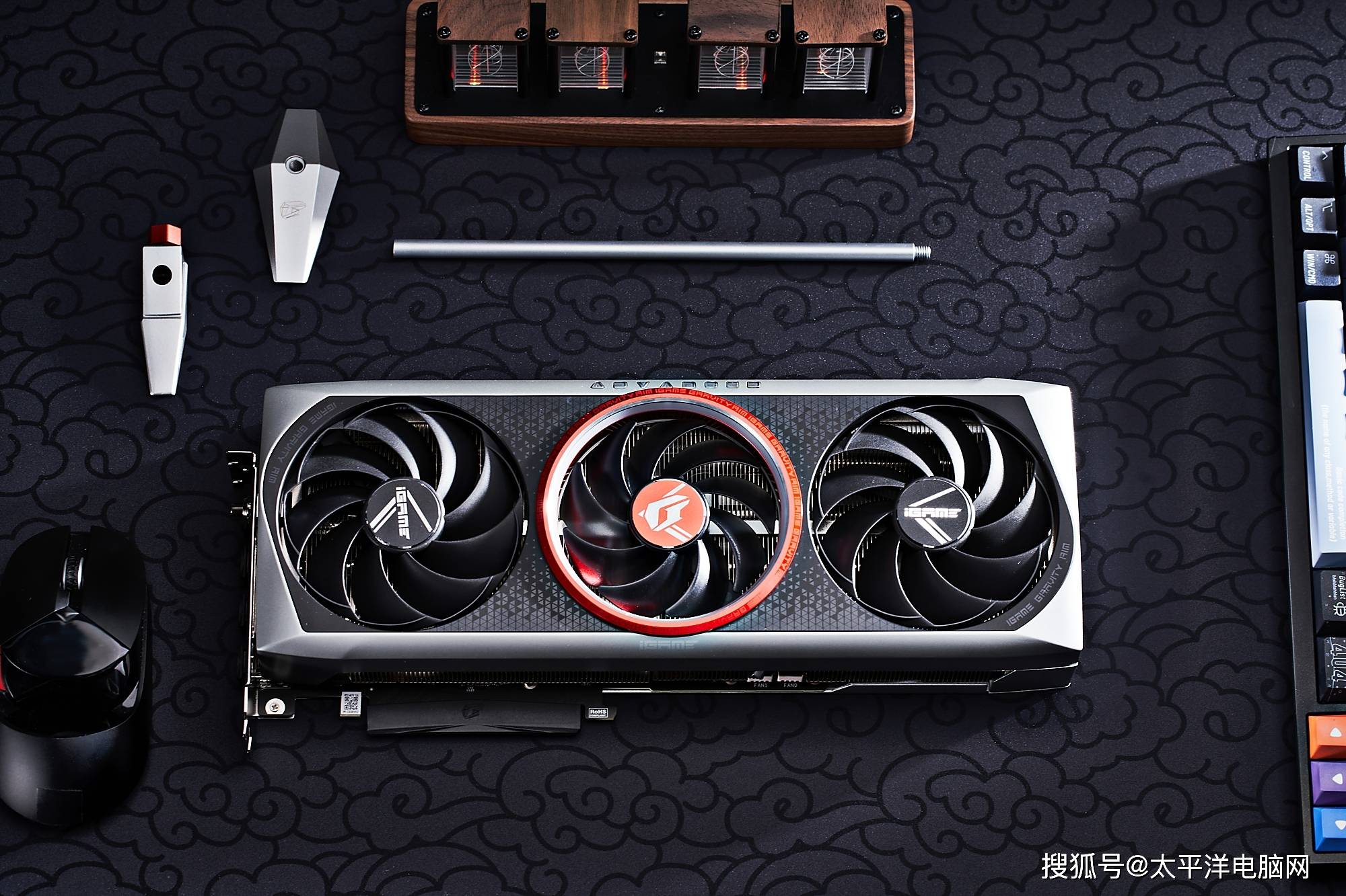 那一圈红色，展示旗舰之美—iGame RTX4070图赏