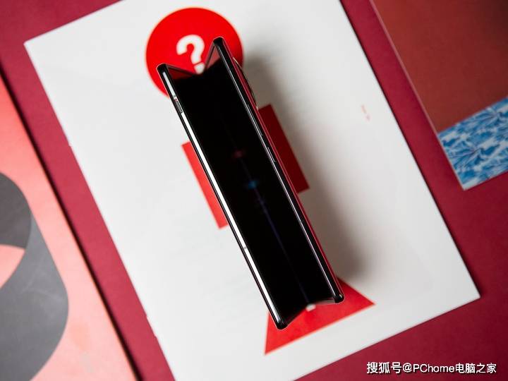 vivo X Fold2���⣺�Ŵ����ȿƼ�ڹ�ͺ�Ϊ�۵��콢